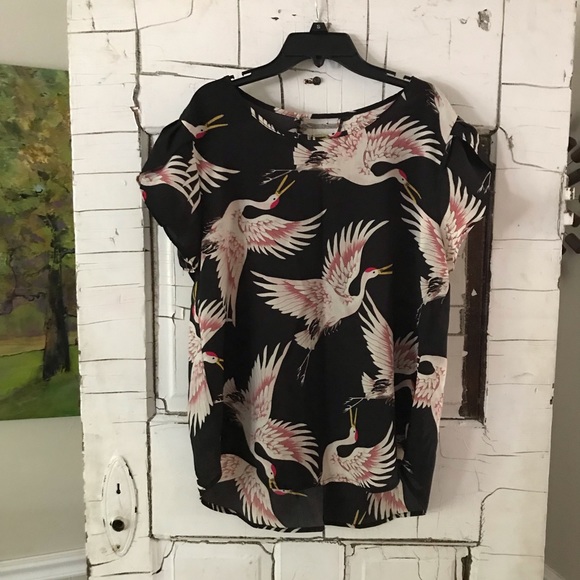 Boutique Tops - Last Chance⚡️Crane printed top Medium